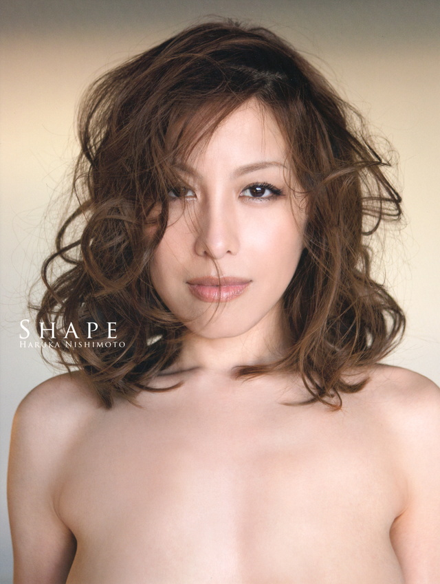 西本はるか写真集「SHAPE」